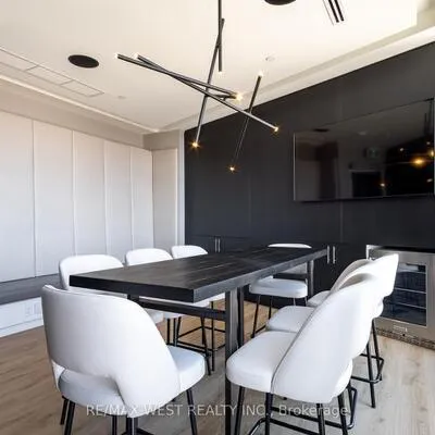 681,&nbsp;Yonge, Painswick South, Barrie