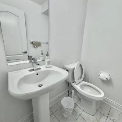 43,&nbsp;Madelaine, Painswick South, Barrie