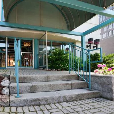 215,&nbsp;Dunlop, Lakeshore, Barrie