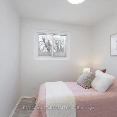 63,&nbsp;Ferris, Cundles East, Barrie