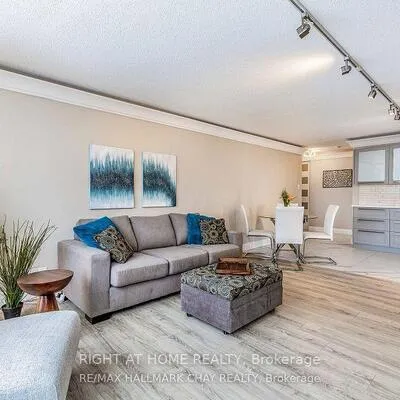 65, Ellen, City Centre, Barrie