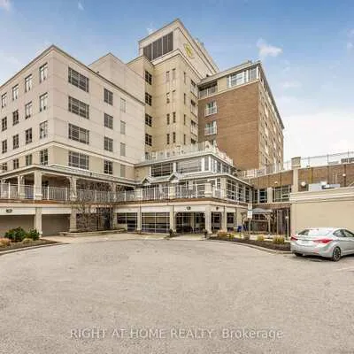 74,&nbsp;Ross, Queen's Park, Barrie