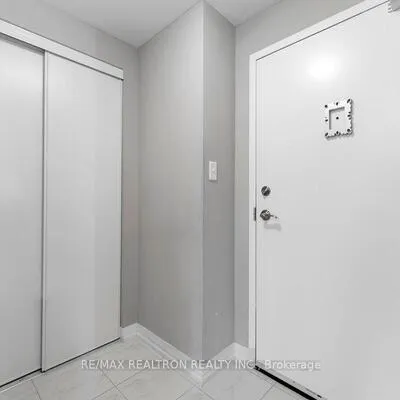 300,&nbsp;Essa, 400 West, Barrie