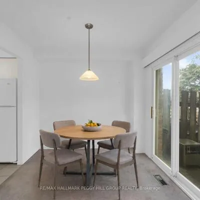 52,&nbsp;Adelaide, Allandale, Barrie