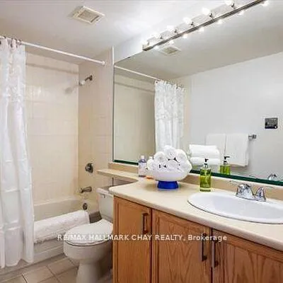 65,&nbsp;Ellen, City Centre, Barrie