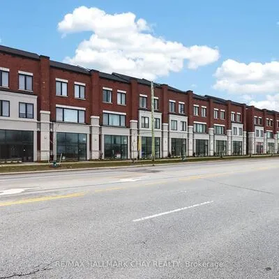 200,&nbsp;Dissette, Bradford, Bradford West Gwillimbury