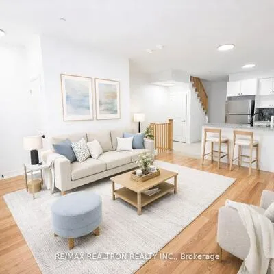 60,&nbsp;Baynes, Bradford, Bradford West Gwillimbury