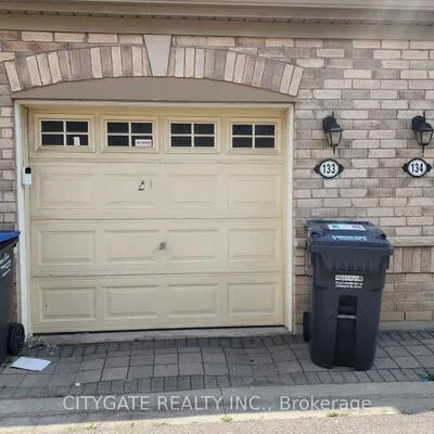 1,&nbsp;Beckenrose, Brampton West, Brampton
