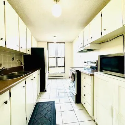 21,&nbsp;Knightsbridge, Queen Street Corridor, Brampton