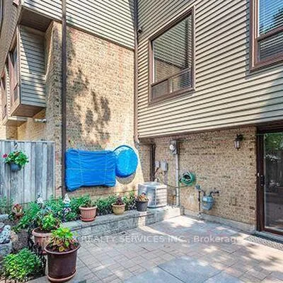 20,&nbsp;Carleton, Bramalea West Industrial, Brampton