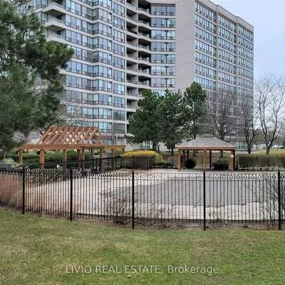 10,&nbsp;Laurelcrest, Queen Street Corridor, Brampton
