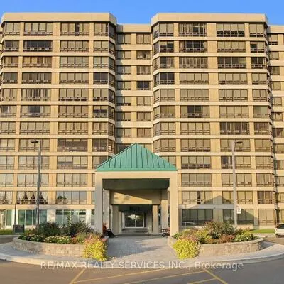 330, Mill, Brampton South, Brampton