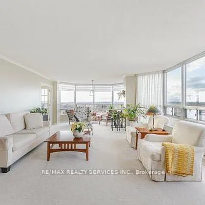 310, Mill, Brampton South, Brampton