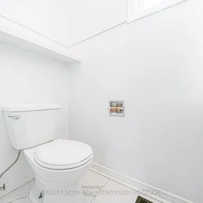 66,&nbsp;Enmount, Southgate, Brampton