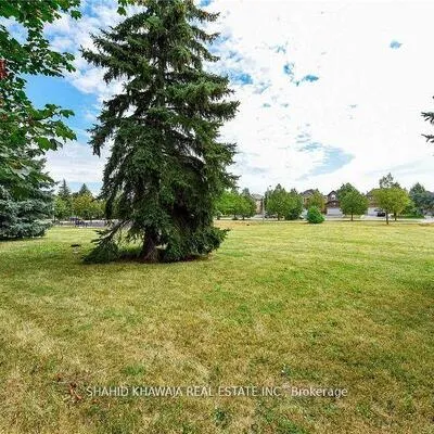 34,&nbsp;Spadina, Brampton West, Brampton