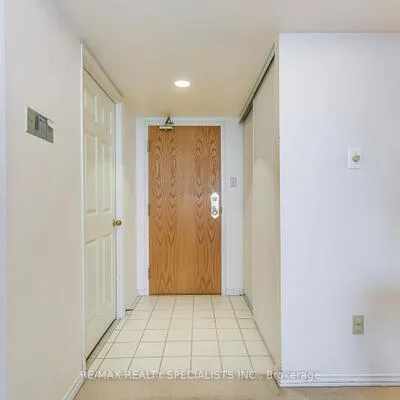 320, Mill, Brampton South, Brampton