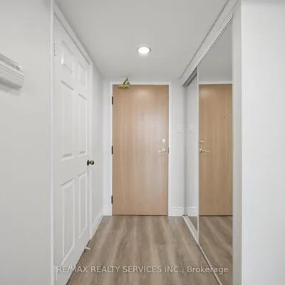 330,&nbsp;Mill, Brampton South, Brampton