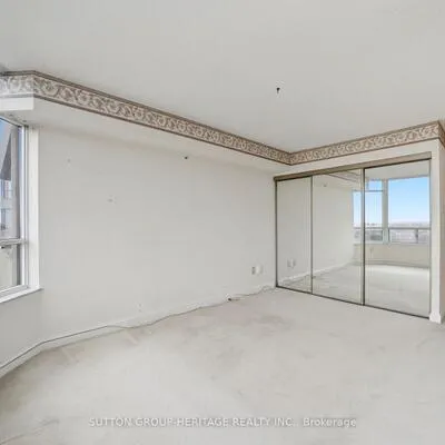 24,&nbsp;Hanover, Queen Street Corridor, Brampton