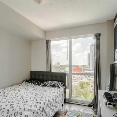 100,&nbsp;John, Downtown Brampton, Brampton