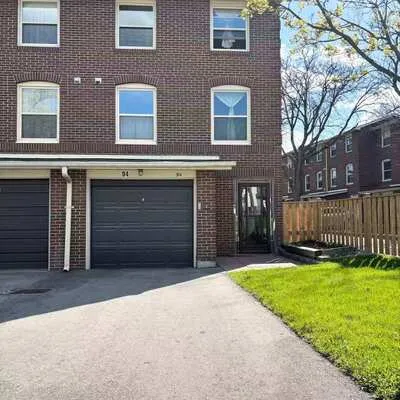 94,&nbsp;Edenborough, Southgate, Brampton