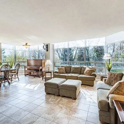 310,&nbsp;Mill, Brampton South, Brampton