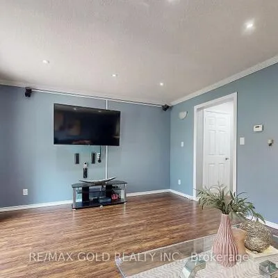 18,&nbsp;Carleton, Bramalea West Industrial, Brampton