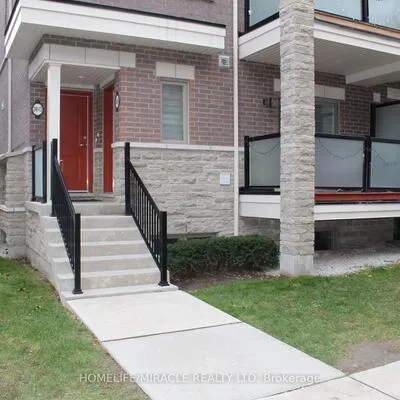 240,&nbsp;Lagerfeld, Northwest Brampton, Brampton