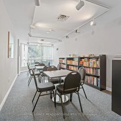 10,&nbsp;Laurelcrest, Queen Street Corridor, Brampton