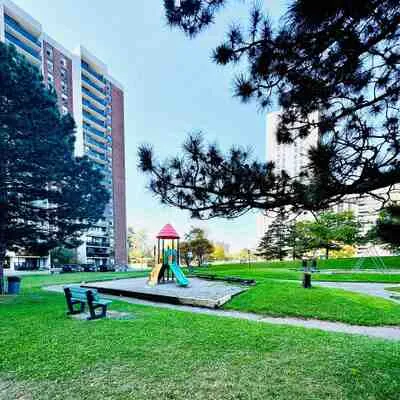 21,&nbsp;Knightsbridge, Queen Street Corridor, Brampton