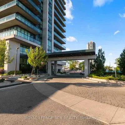 100,&nbsp;John, Downtown Brampton, Brampton