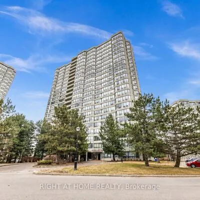 24,&nbsp;Hanover, Queen Street Corridor, Brampton