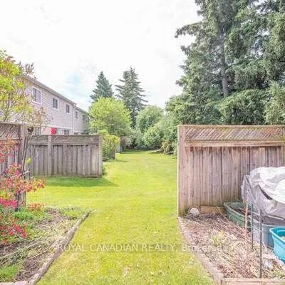 63,&nbsp;Heathcliffe, Central Park, Brampton