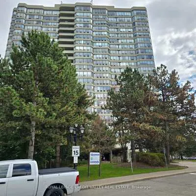 24,&nbsp;Hanover, Queen Street Corridor, Brampton