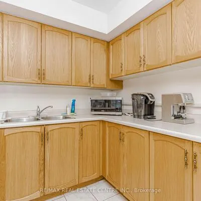 310,&nbsp;Mill, Brampton South, Brampton
