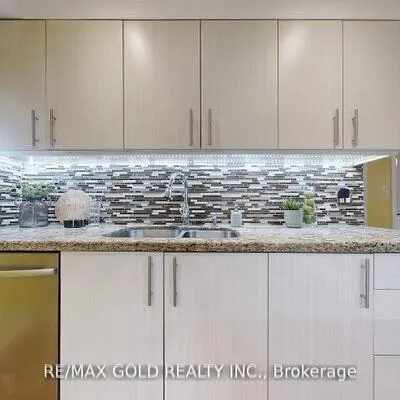 18,&nbsp;Carleton, Bramalea West Industrial, Brampton