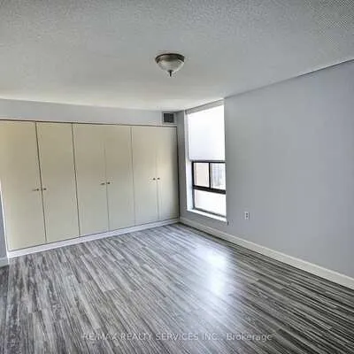 18,&nbsp;Knightsbridge, Queen Street Corridor, Brampton