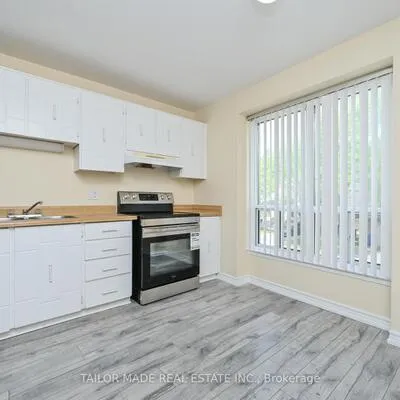 79,&nbsp;Guildford, Central Park, Brampton