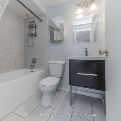 33,&nbsp;Greenwich, Northgate, Brampton