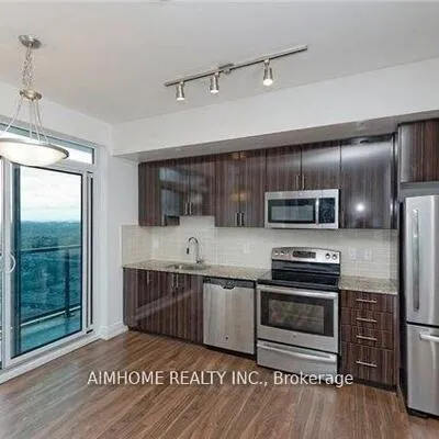 7165,&nbsp;Yonge, Thornhill, Markham