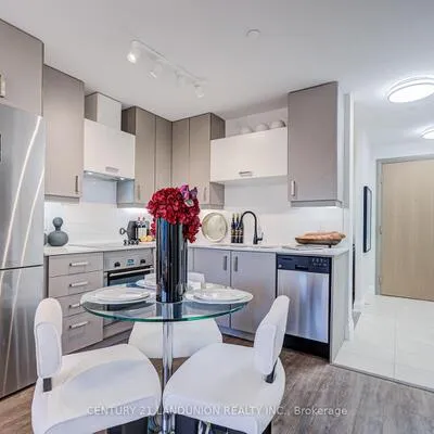 18,&nbsp;Uptown, Unionville, Markham