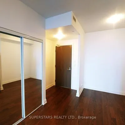 7161,&nbsp;Yonge, Thornhill, Markham