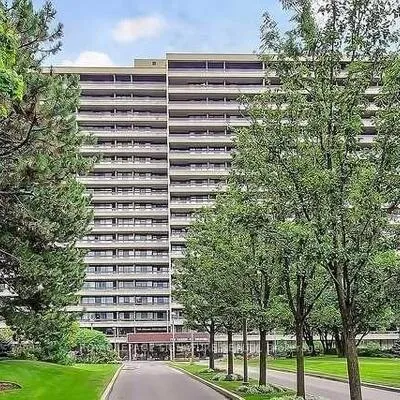 8111,&nbsp;Yonge, Royal Orchard, Markham