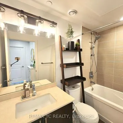 7165,&nbsp;Yonge, Grandview, Markham