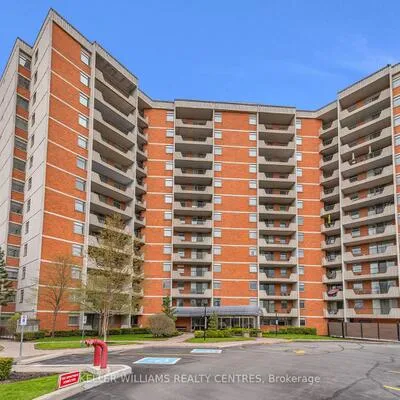 7811,&nbsp;Yonge, Thornhill, Markham