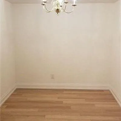 7165,&nbsp;Yonge, Grandview, Markham