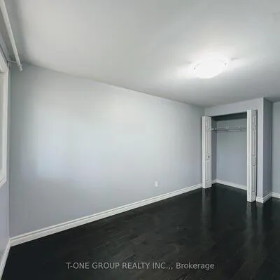 8,&nbsp;Camelot, Markham Village, Markham