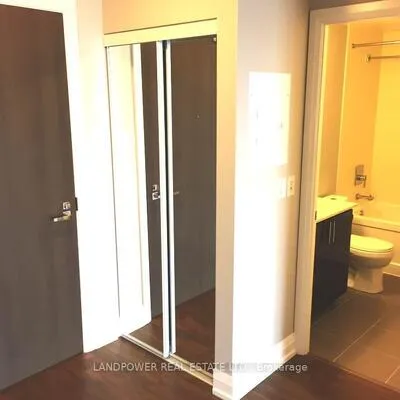 7161,&nbsp;Yonge, Thornhill, Markham