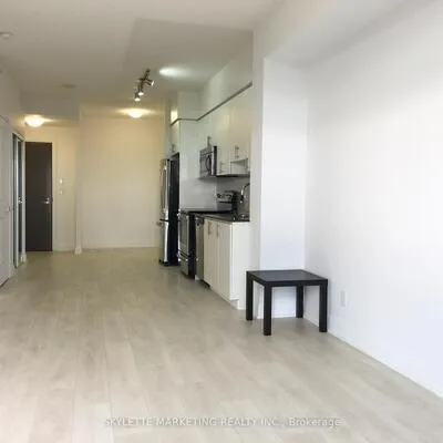 7161,&nbsp;Yonge, Thornhill, Markham