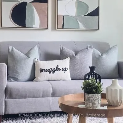 25,&nbsp;Water Walk, Unionville, Markham