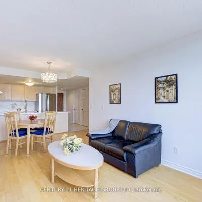 130,&nbsp;Pond, Commerce Valley, Markham